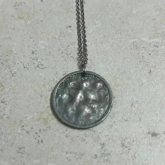 Look At Me Silver Alien Necklace - Picture 5 of 11